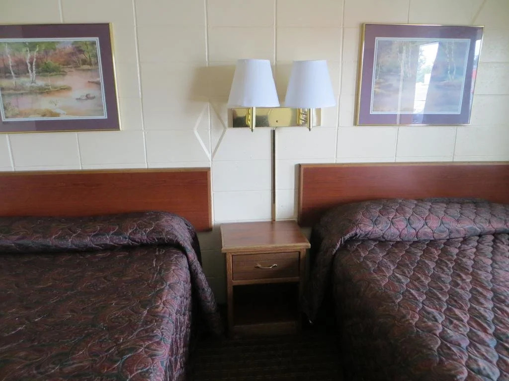 Broadway Inn