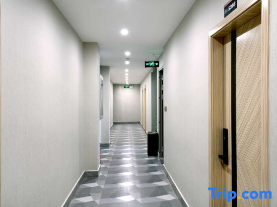 Yijia Hotel