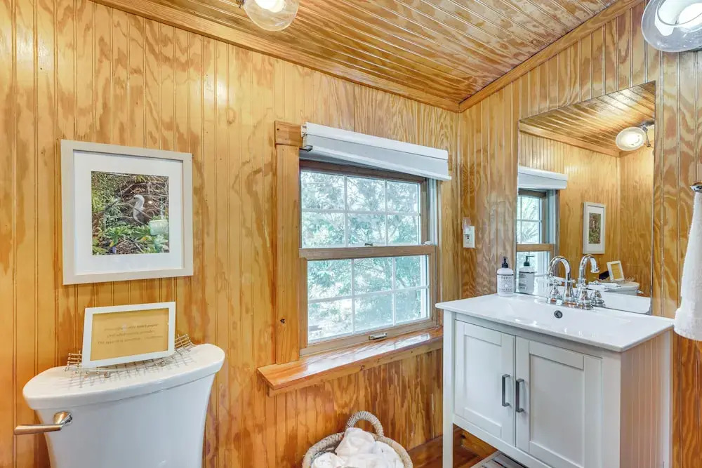 ‘The Bird House’ Lush Bungalow, Steps from Ocean