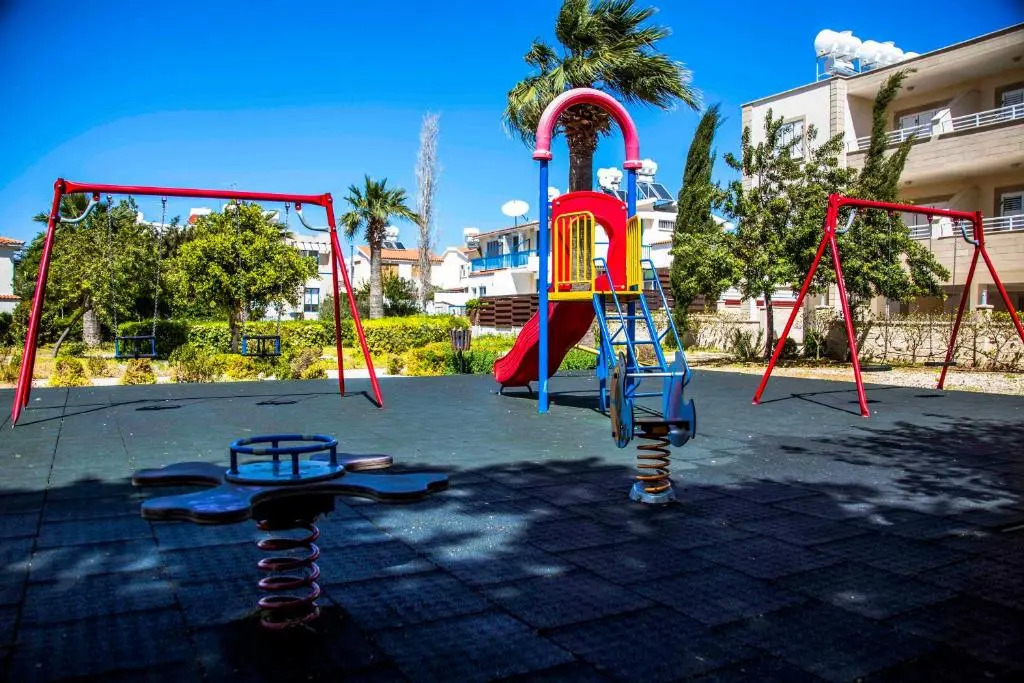 6 bdr villa with TENNIS COURT