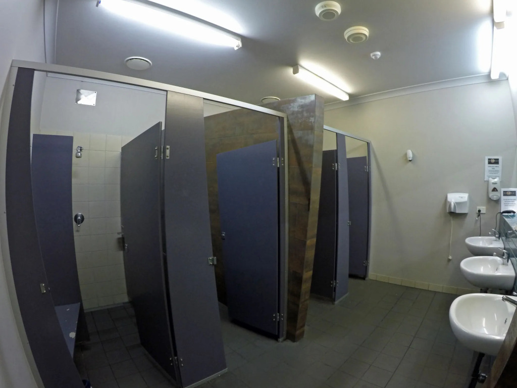 Global Backpackers Youth Hostel