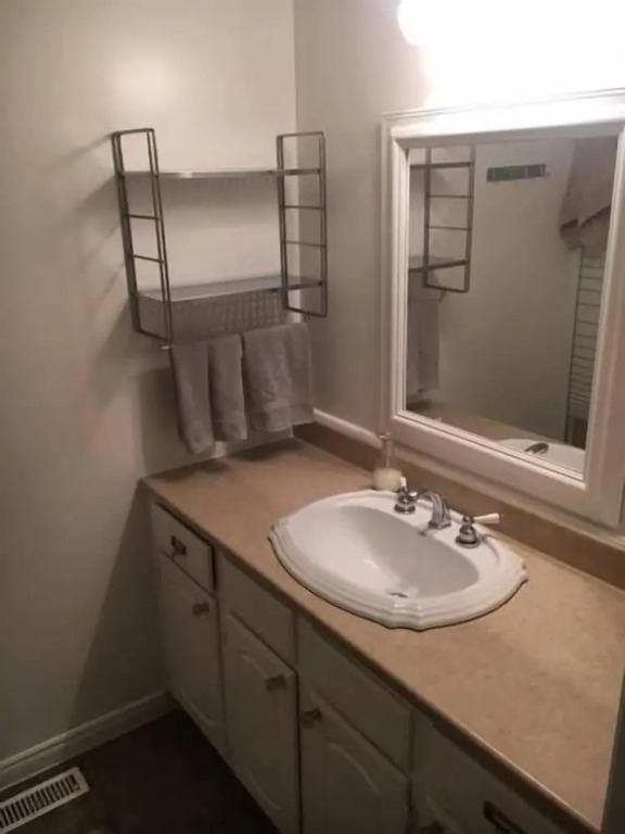 Very Large & Welcoming London Bungalow