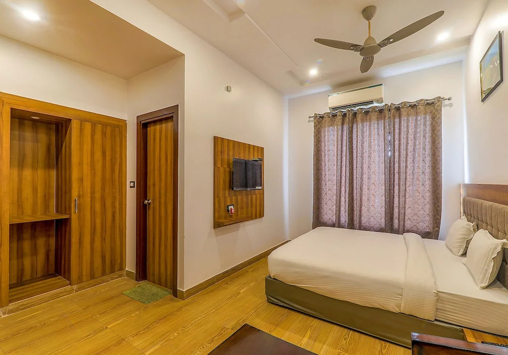 FabExpress Global Inn New