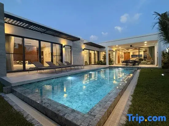 Newly built: private Quinta Lane 4br pool villa