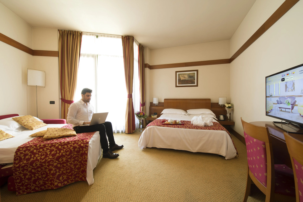 Hotel Re