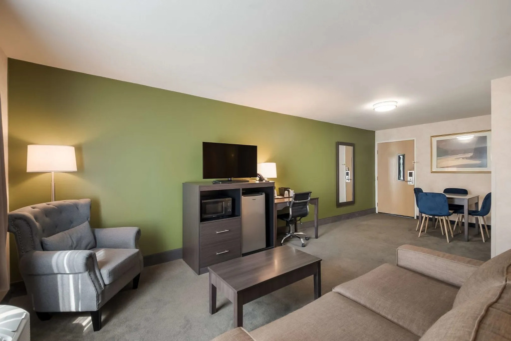 SureStay Plus Hotel by Best Western SeaTac Airport