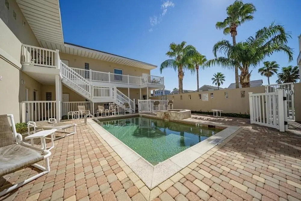 Los Cabos Iii #7 2 Bedroom Home by RedAwning