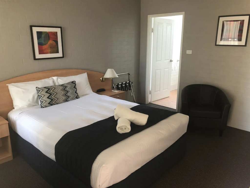 Coachmans Inn Motel