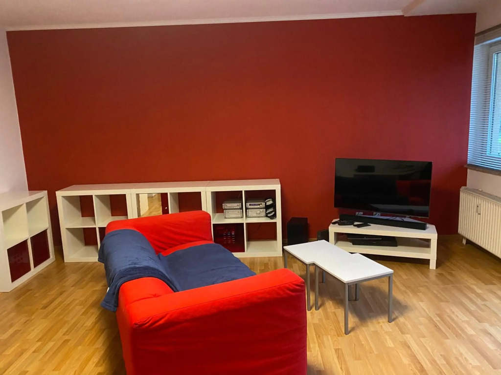 Zwei Zimmer Appartment mit Balkon und Stellplatz voll möbliert