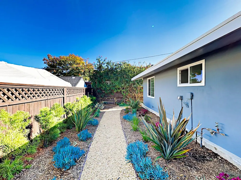 Gillespie Unit B - 3 Br Duplex
