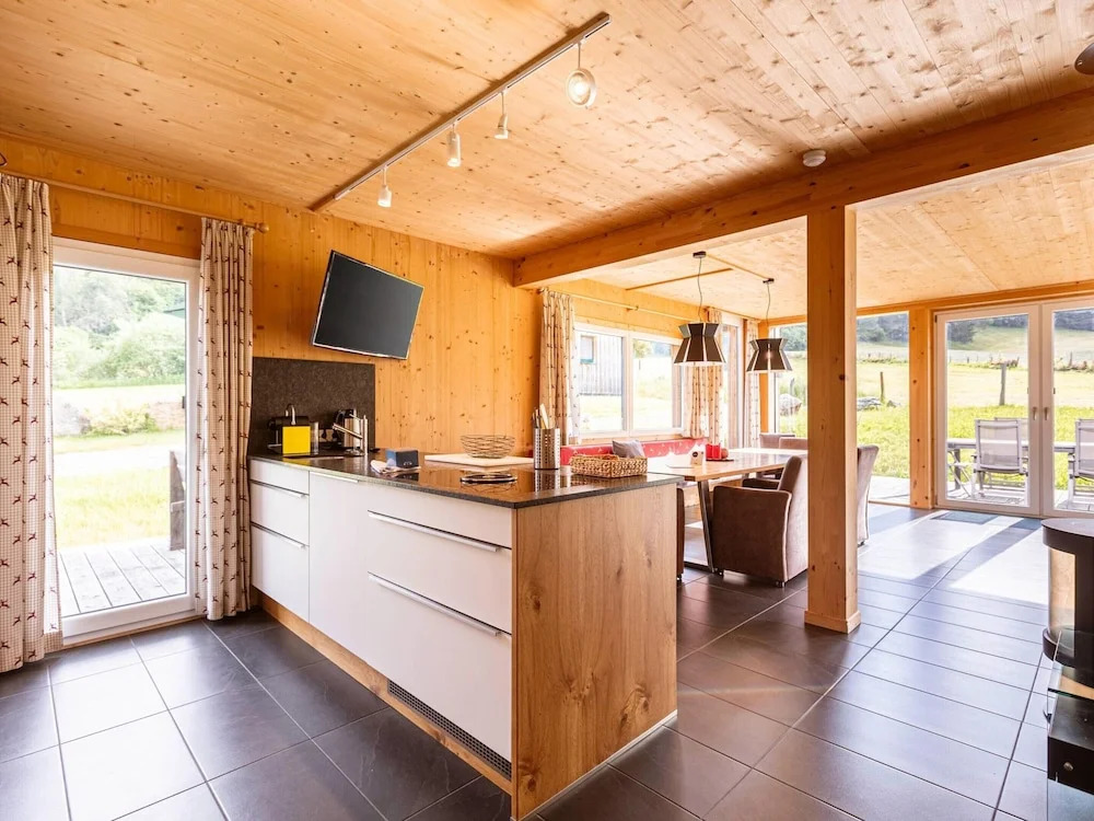 Luxurious Chalet in Sankt Georgen ob Murau with Hot Tub
