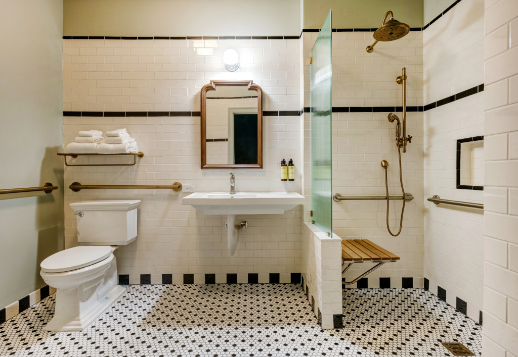 MarQueen Hotel - NEWLY RENOVATED