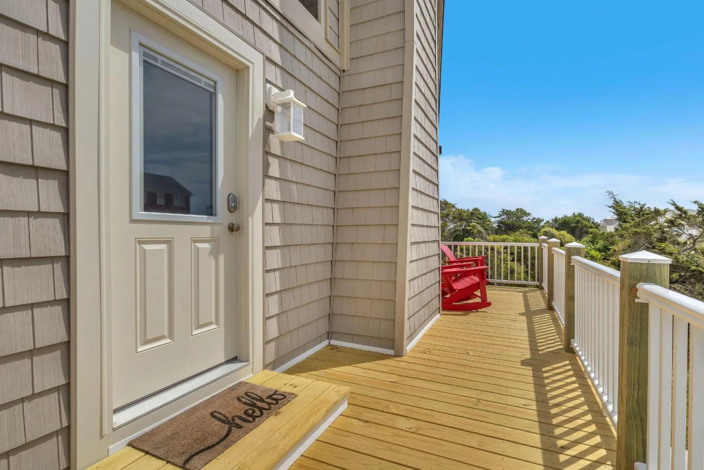Salty Dawg by Oak Island Accommodations