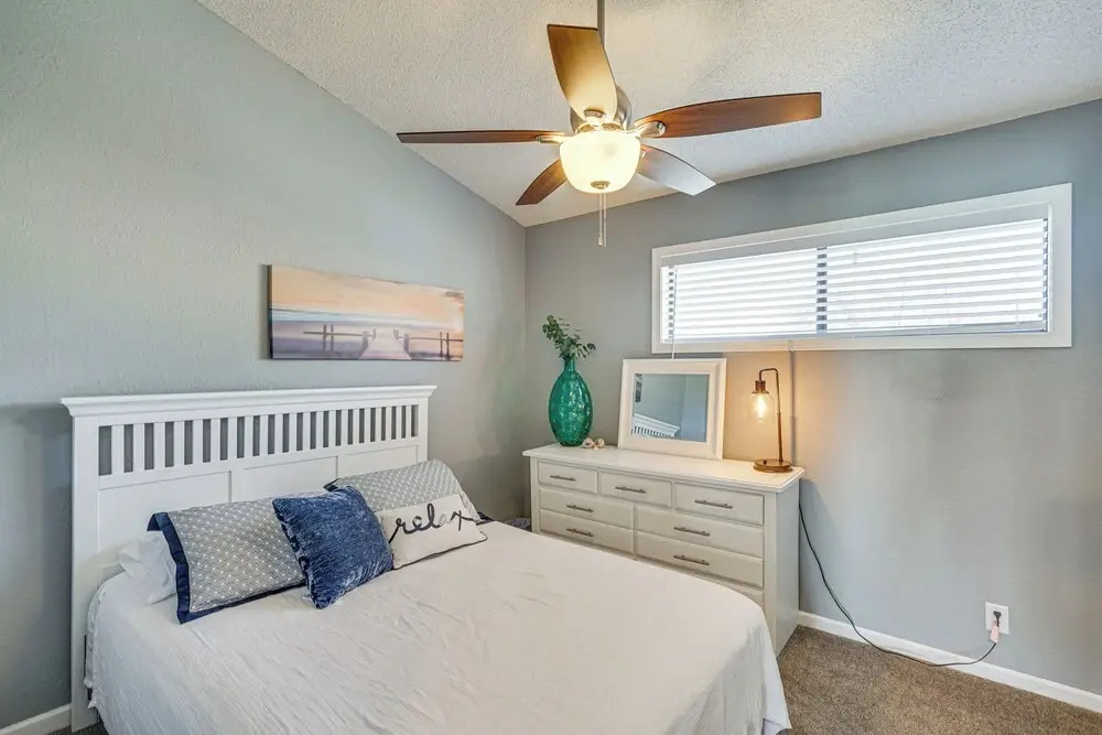Village of Four Seasons Lake Condo w/ Pool Access
