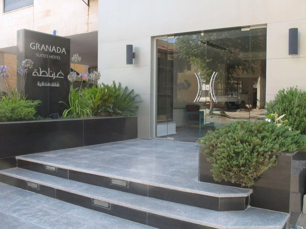 Granada Suites Hotel