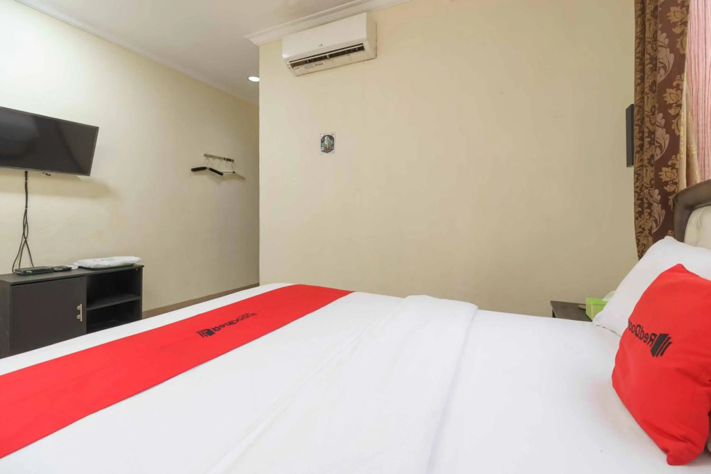 RedDoorz near City Walk Lippo Cikarang