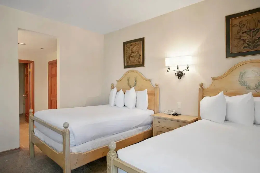 Twin Pines at Deer Valley Resort - Three Bedroom Condo with Hot Tub #5 3 Condo