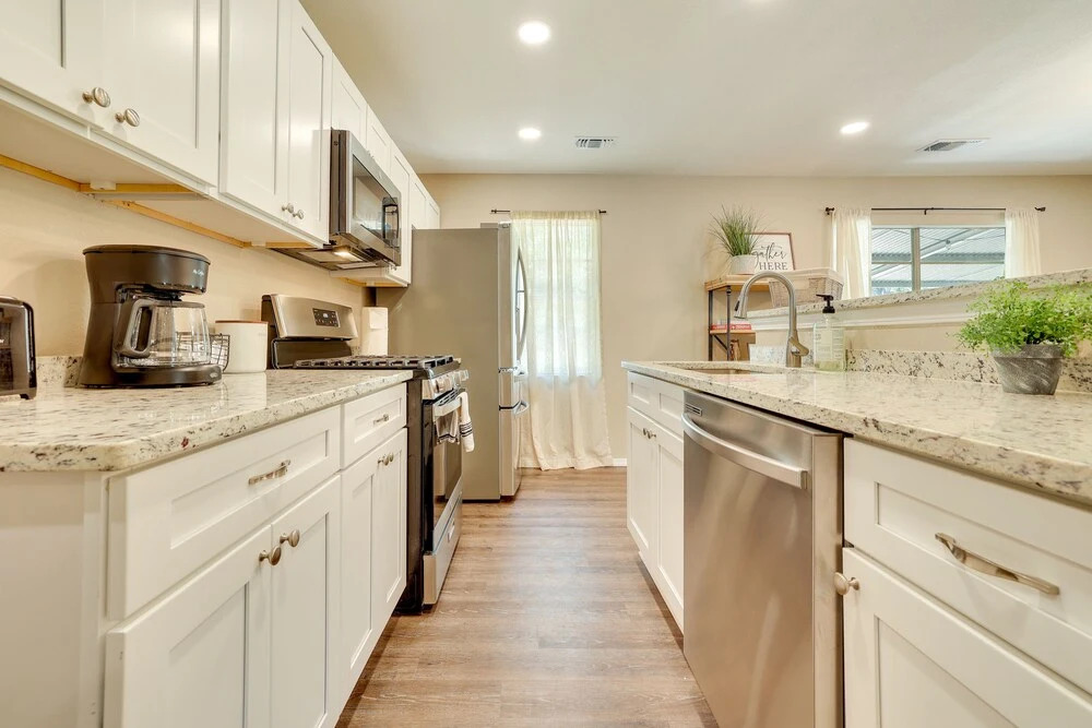 9 Mi to Downtown: Home w/ Deck in San Antonio