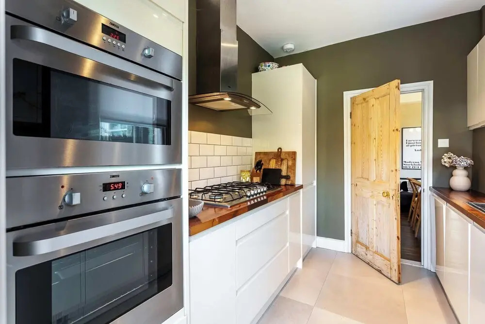 Tooting's Charming Victorian Garden Hideaway