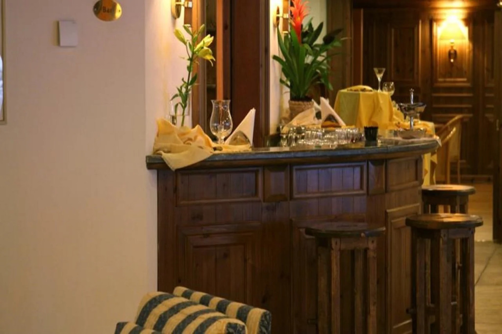 Hotel Alaska Cortina