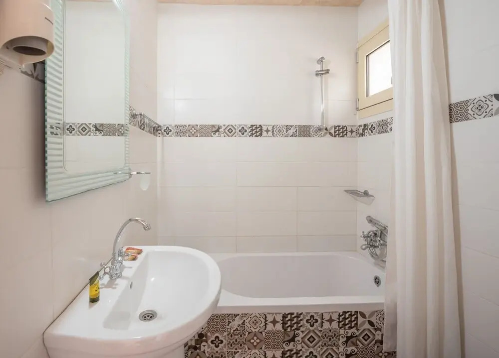 2 Bed Apartment - Sleeps 8 - Pool Patio Views