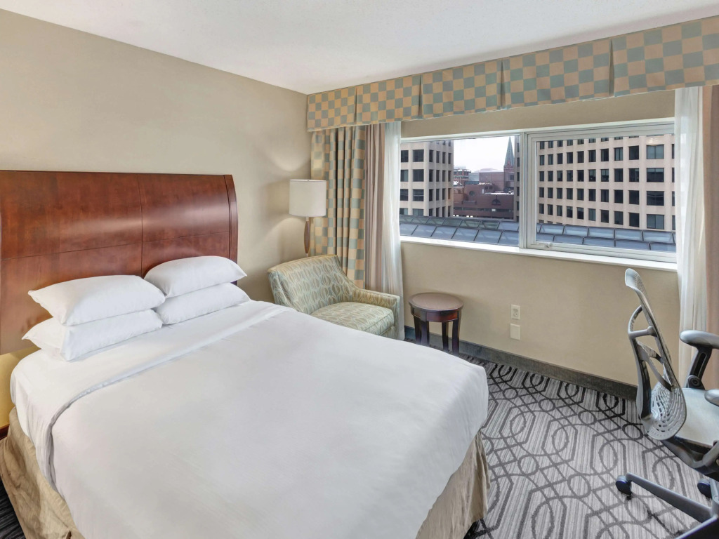 DoubleTree by Hilton St Paul Downtown