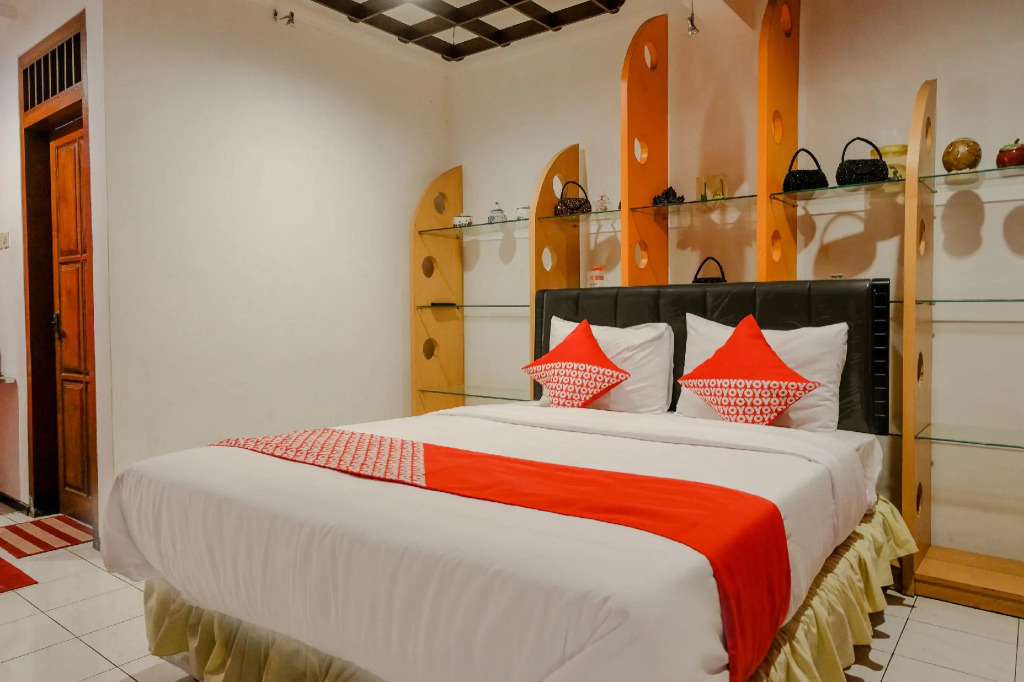 OYO 2060 Adam's Apple Family Guest House