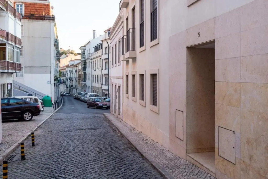 ALTIDO 2-BR Flat w/Garage near Castelo de S. Jorge