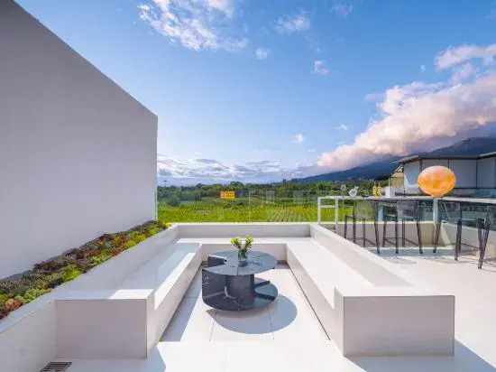 Dali Jumo High-end Light Luxury Homestay (Gucheng Nanmen Branch)