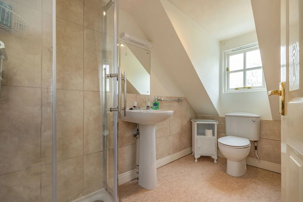 4 Aldelyme Court
