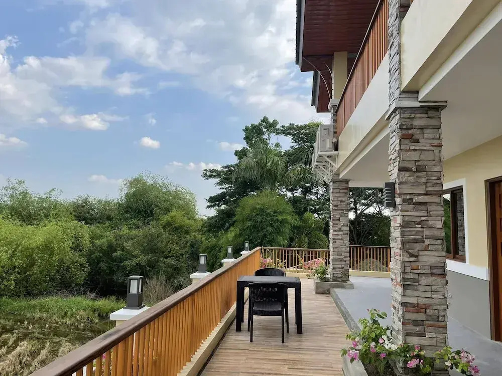 Sarojus Farmview Hotel