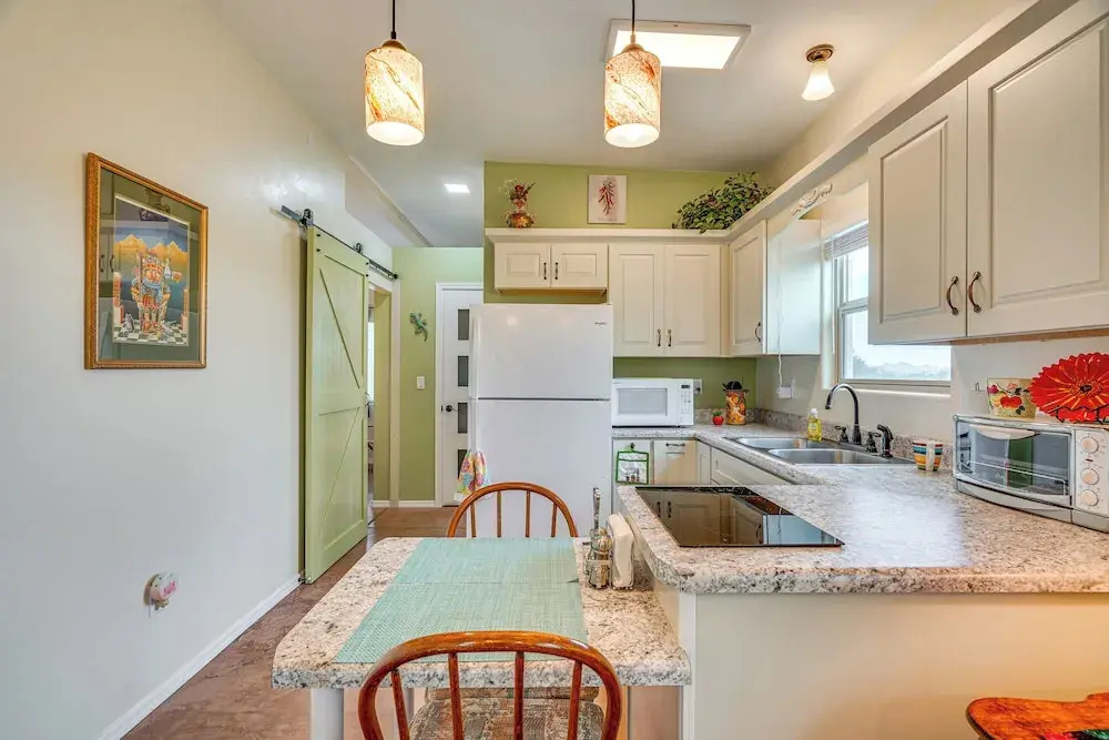 Mtn-view Tucson Casita Near Hospital!