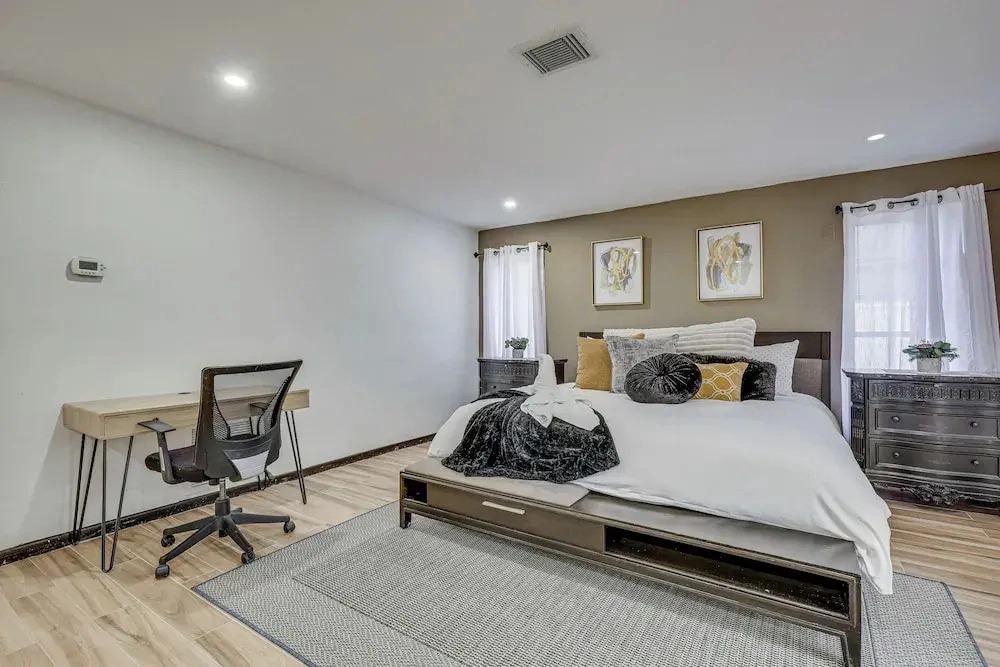 Spacious Family Escape w/ Pool in Deerfield Beach