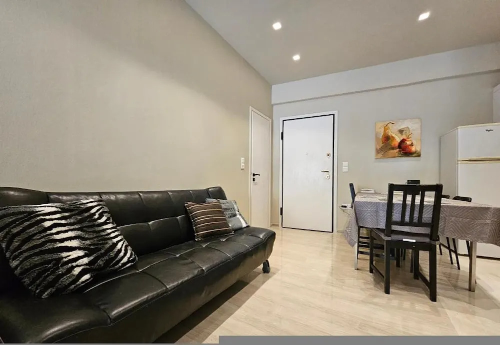 J G Luxury Apartment - Athens Town