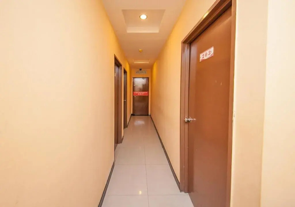 OYO 216 La Viva Hotel