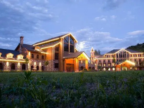 Chestnut Valley Hotel