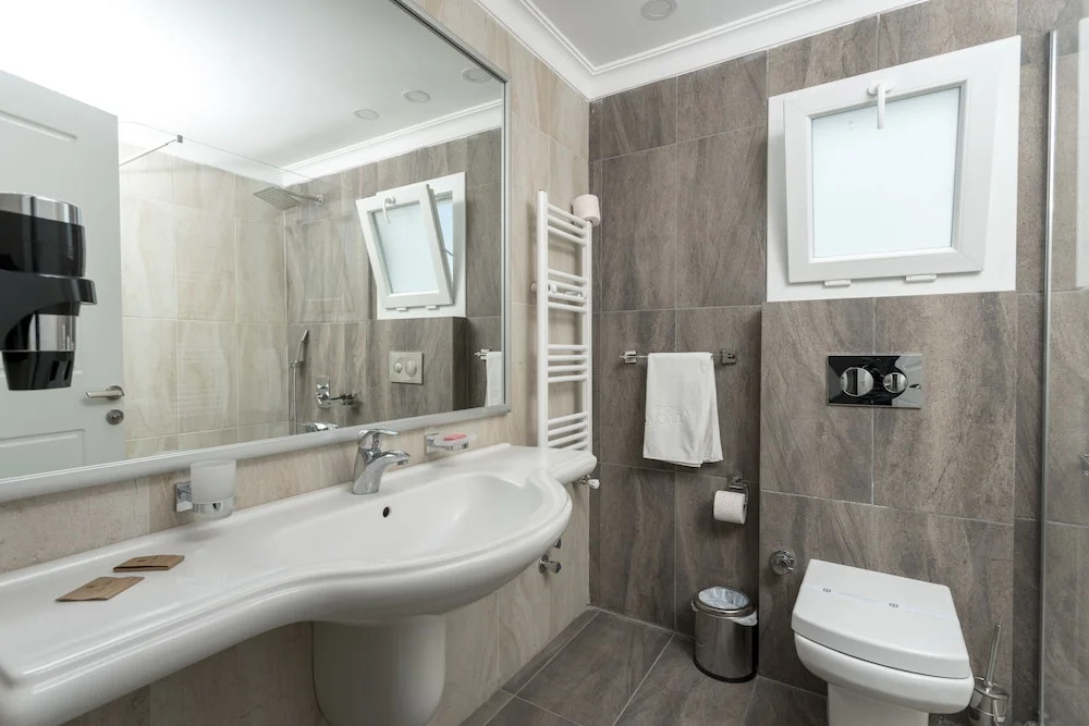 Bay Nihat Otel Lale