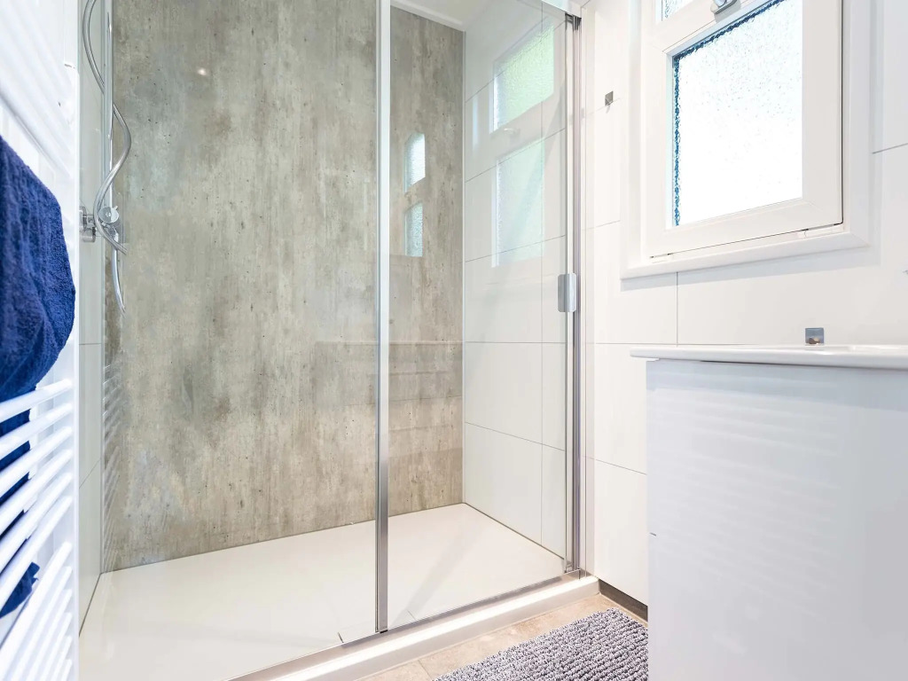 Luxury Chalet With Dishwasher, in a Holiday Park in the Middle of De Veluwe
