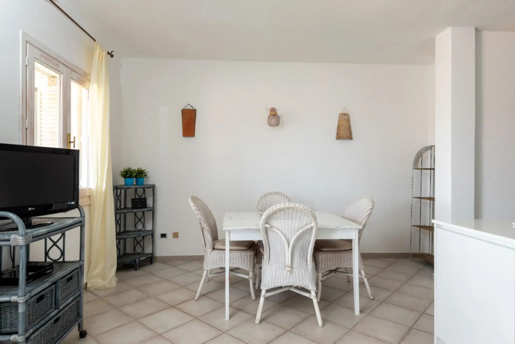 It consists of a large living room with comfortable sofa bed for 2 persons, two double bedrooms with-S'ABBA DI SU