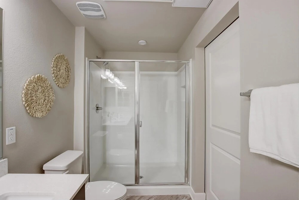 FRONTDESK Montreux Apts Northeast Phoenix