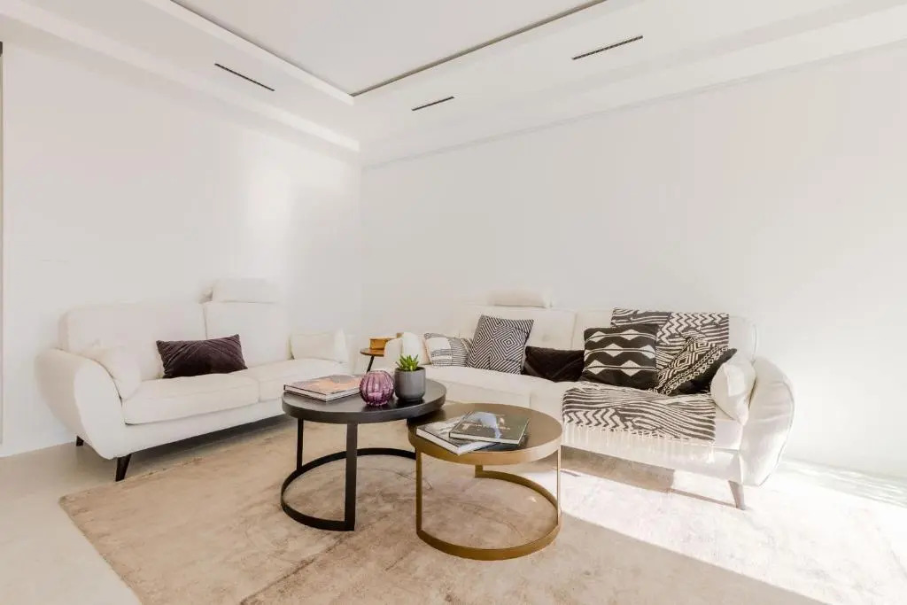 SERRENDY Splendid 3-bedroom apartment within an upscale