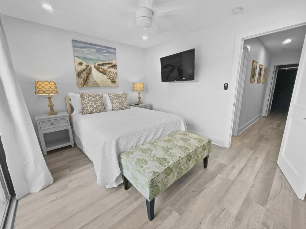 Seacrest - 6 - 2 Br townhouse by RedAwning