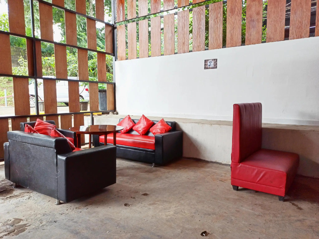 OYO 3283 Bwalk Hotel
