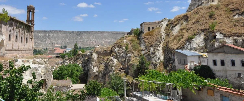 Cemil Köyü Cave House