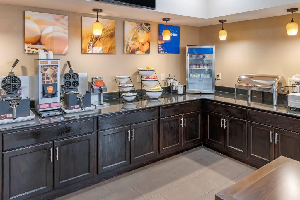 Comfort Inn & Suites Lincoln I-20