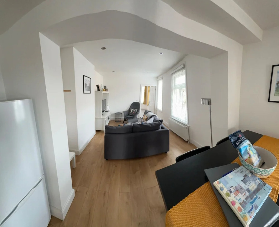 59a Whitstable - 1 Bedroom Flat, Balcony & Parking