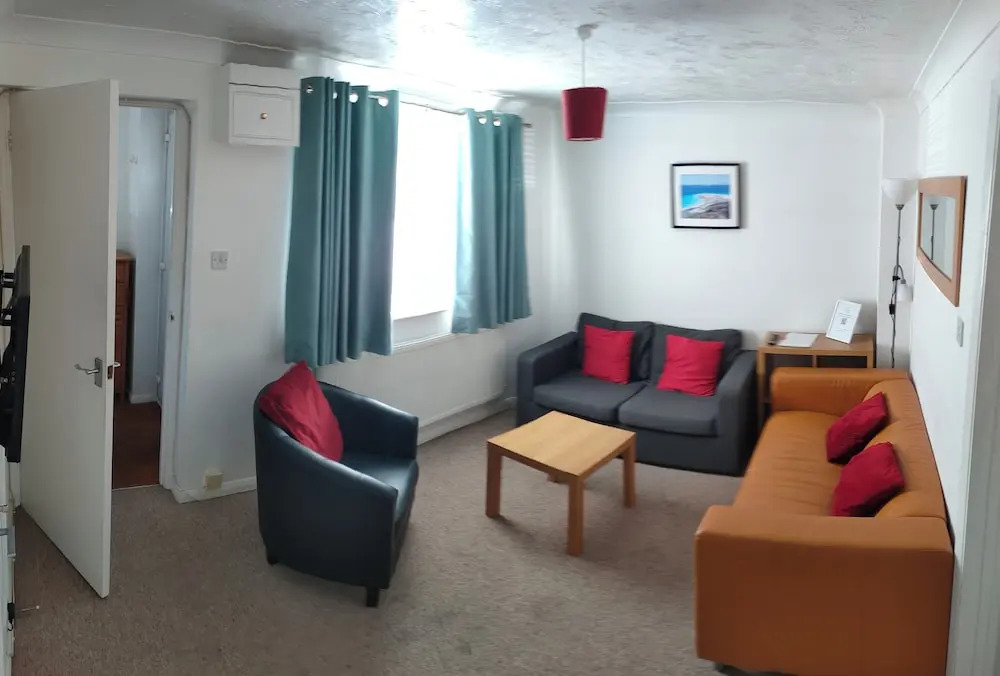 Holt Apartment
