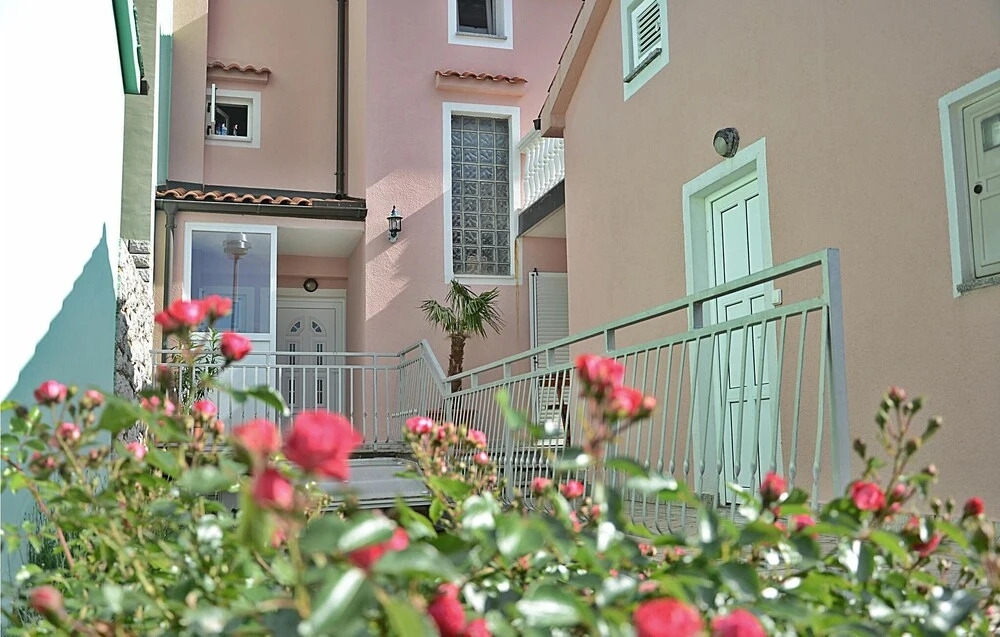 Nice Apartment in Omisalj With Wifi and 1 Bedrooms
