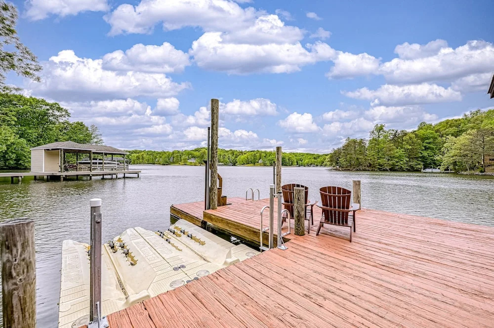 Sthern Rock - Lakefront Home With Views, Dock, Screened Porch, Kayak & Canoe