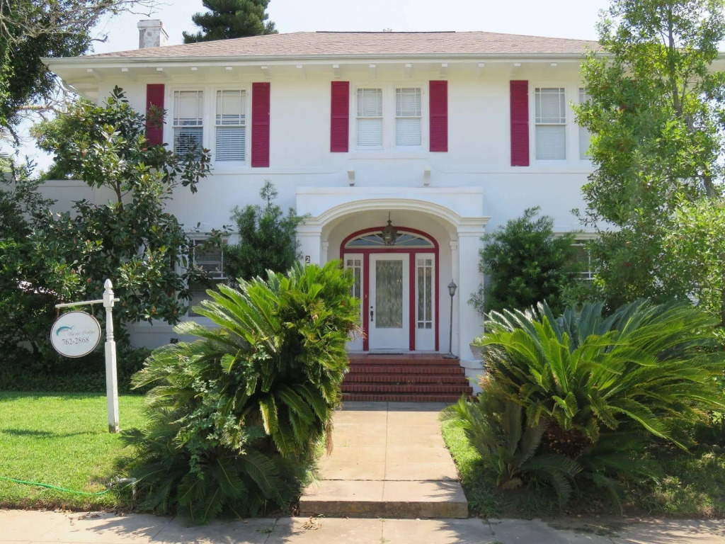 Avenue O Bed and Breakfast